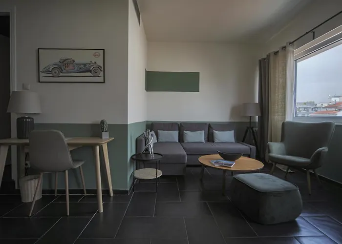 Elite Ermou Suites